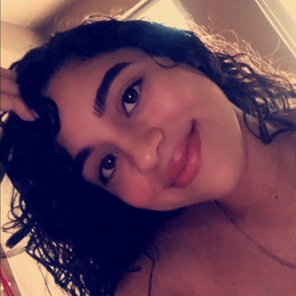 Meet your Posher, Evelin - Picture 1 of 1